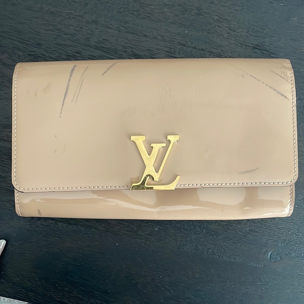 Louis Vuitton Nude Vernise Patent Leather Clutch